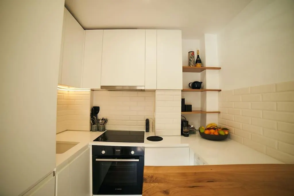 Ultracentral Two Rooms Apartment In Bucharest